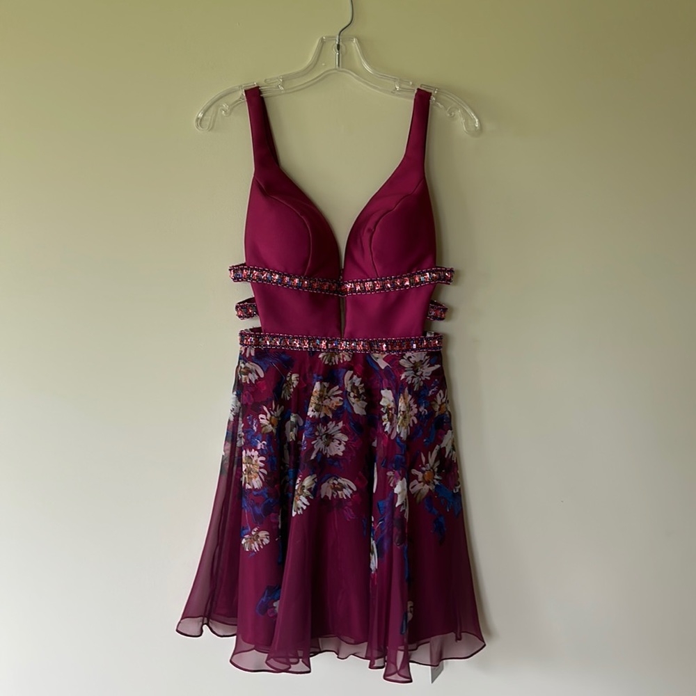Mom Cheri Valentine’s dance dress, size 2, NWT